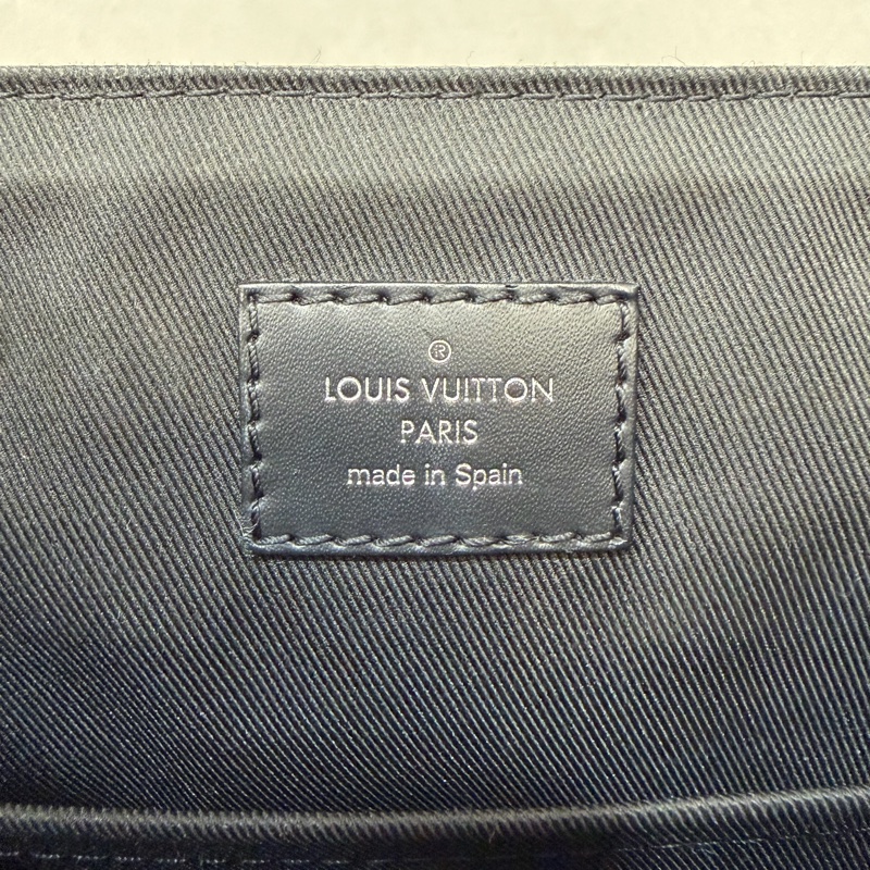 LV M46255 DISTRICT 黑色原花字紋老花 斜背包信差包郵差包記者包航空包-27