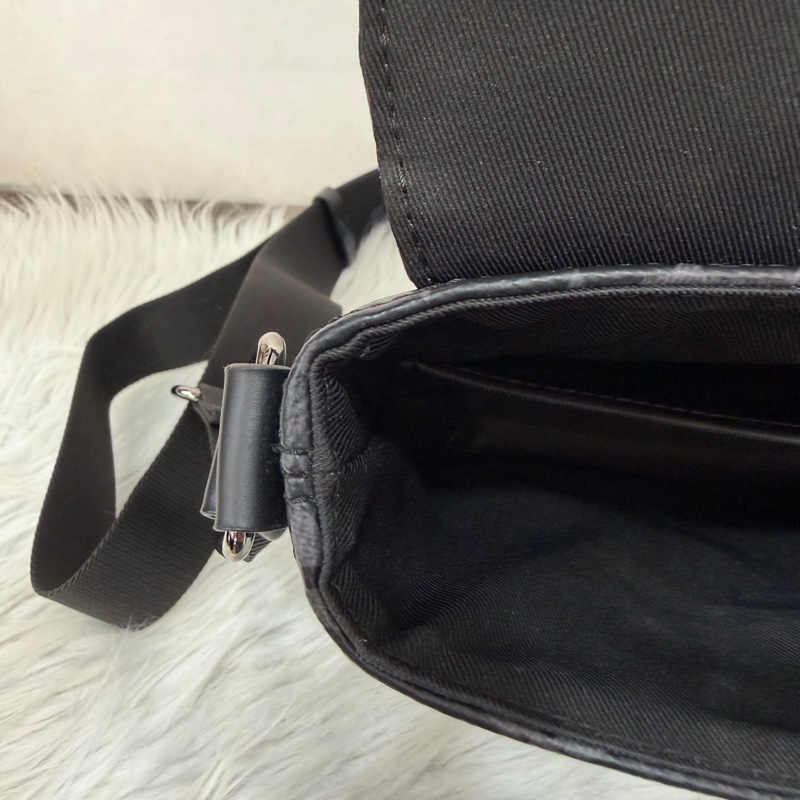 LV M46255 DISTRICT 黑色原花字紋老花 斜背包信差包郵差包記者包航空包-29