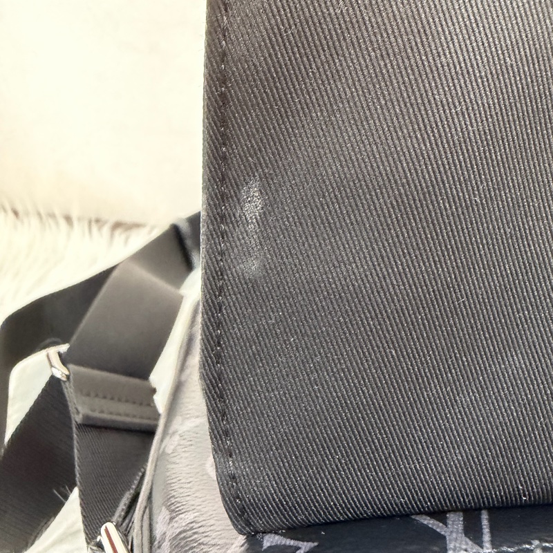 LV M46255 DISTRICT 黑色原花字紋老花 斜背包信差包郵差包記者包航空包-31