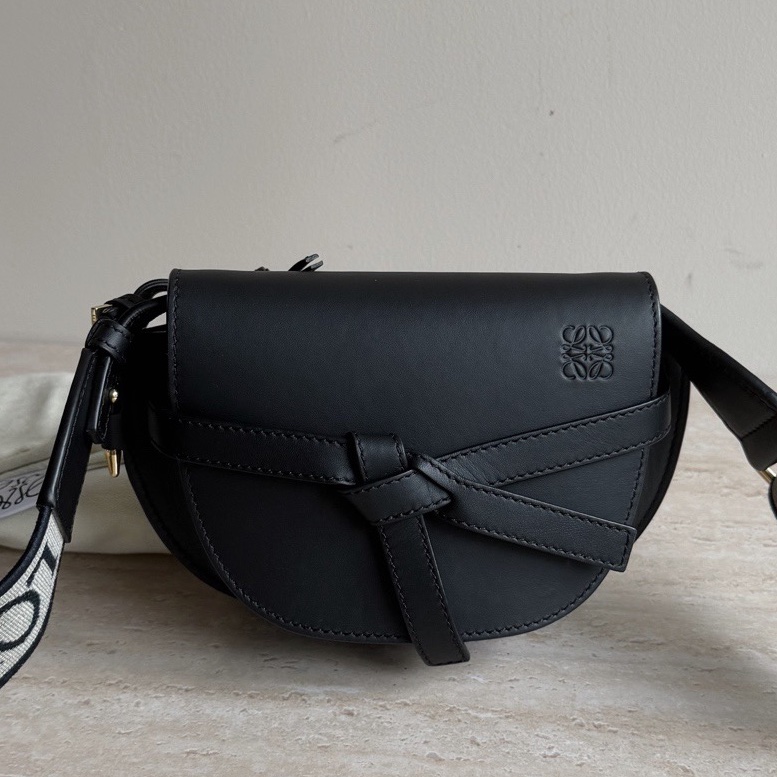 Loewe羅意威Gate Dual mini黑色寬肩帶馬鞍包 底長21cm-0