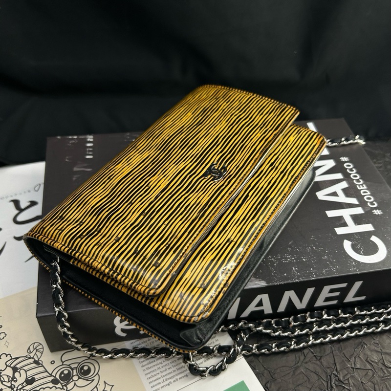 Chanel香奈兒 WOC鏈條包黃色條紋漆皮 銀色五金 尺寸：19*3*13  18開 無卡 無附件-3