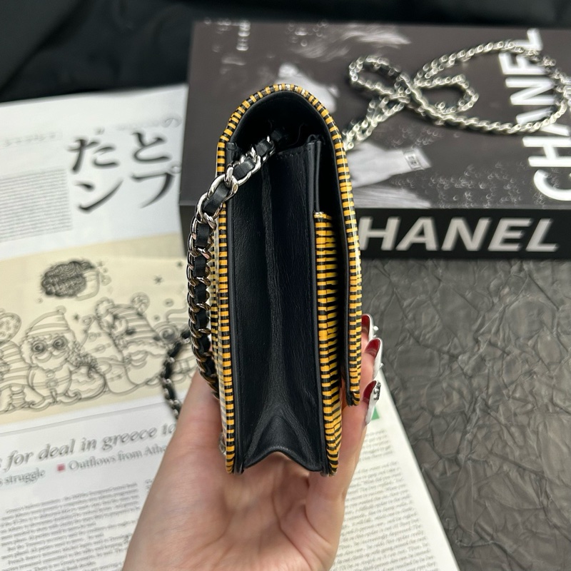 Chanel香奈兒 WOC鏈條包黃色條紋漆皮 銀色五金 尺寸：19*3*13  18開 無卡 無附件-4