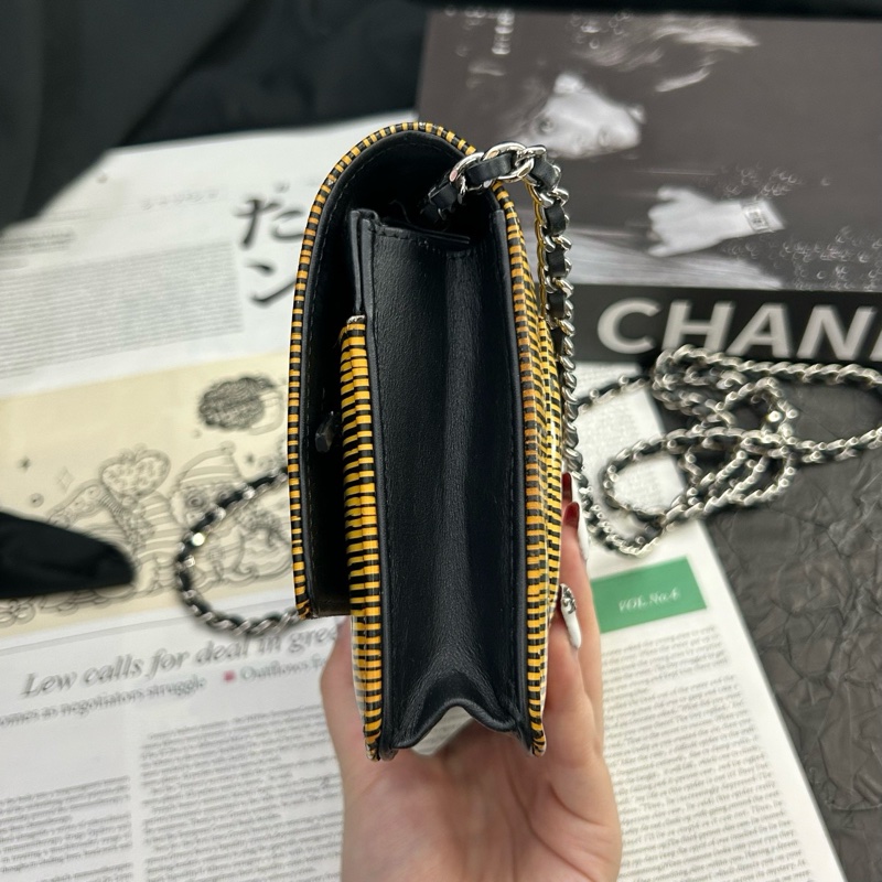 Chanel香奈兒 WOC鏈條包黃色條紋漆皮 銀色五金 尺寸：19*3*13  18開 無卡 無附件-5