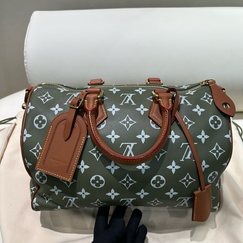 🆕 閒置新✨LV Speedy P9 Bandoulière30菲董聯名FW25  煎茶色枕頭包斜挎包手提包 金色五金 ❤️正品保障-1