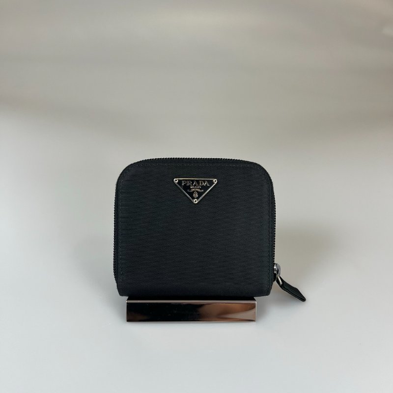 PRADA  黑尼龍ㄇ拉短夾-0