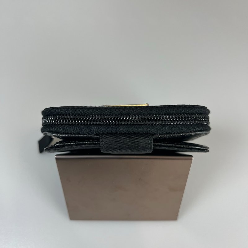 PRADA  黑尼龍ㄇ拉短夾-5