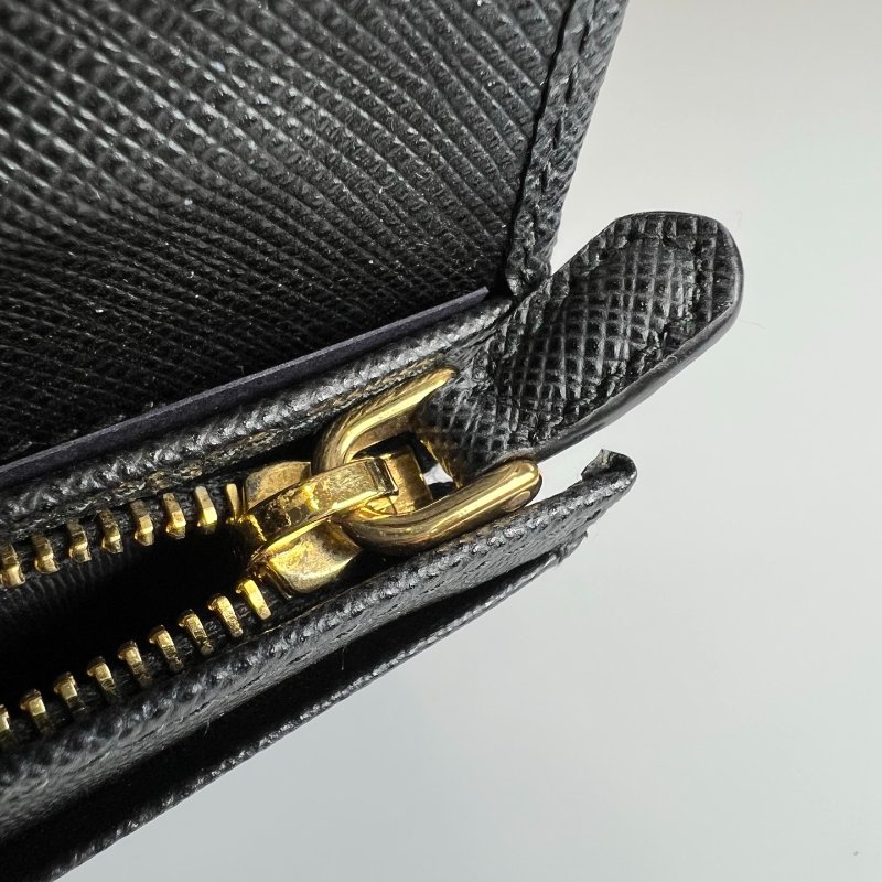 PRADA  黑對開短夾-7