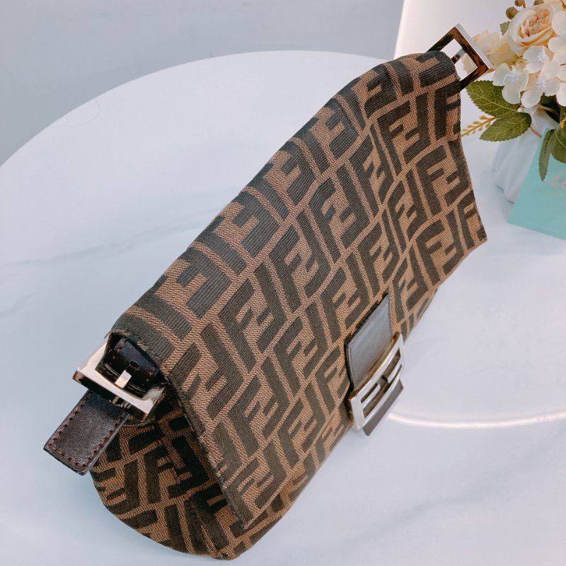 MS0641 Fendi 芬迪單肩包 帆布咖啡色銀扣 Zucca Mamma Baguette 30cm Canvas Brown x PHW-11