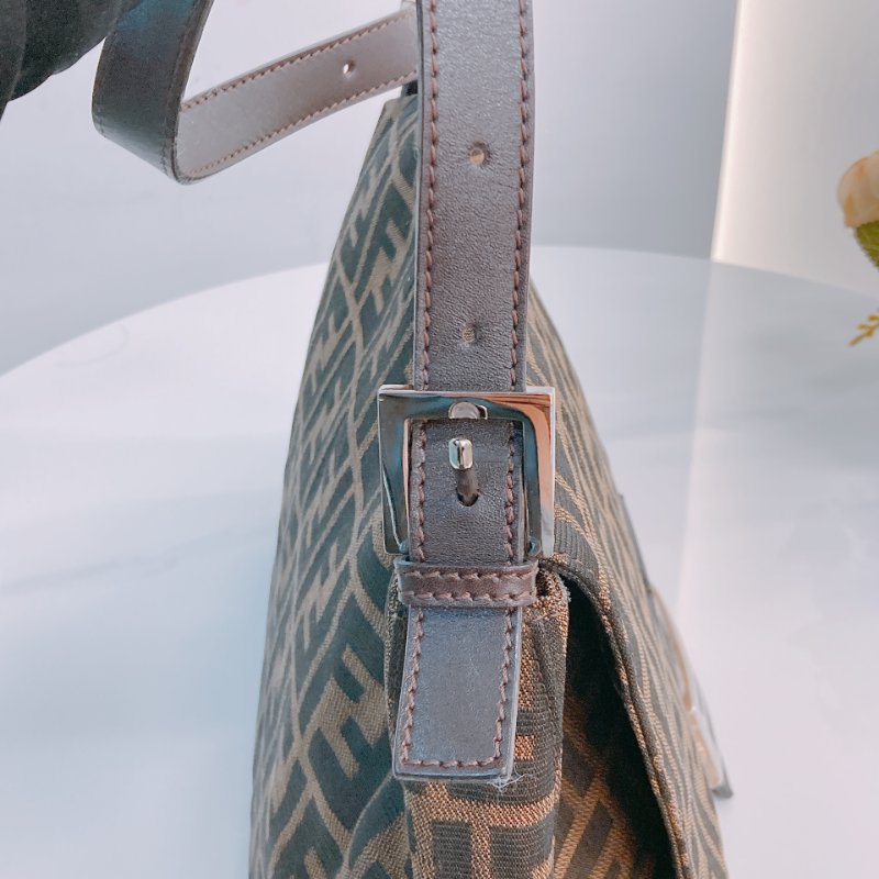 MS0641 Fendi 芬迪單肩包 帆布咖啡色銀扣 Zucca Mamma Baguette 30cm Canvas Brown x PHW-14