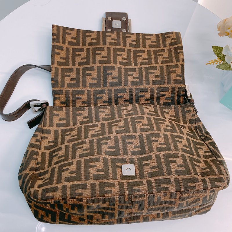MS0641 Fendi 芬迪單肩包 帆布咖啡色銀扣 Zucca Mamma Baguette 30cm Canvas Brown x PHW-18