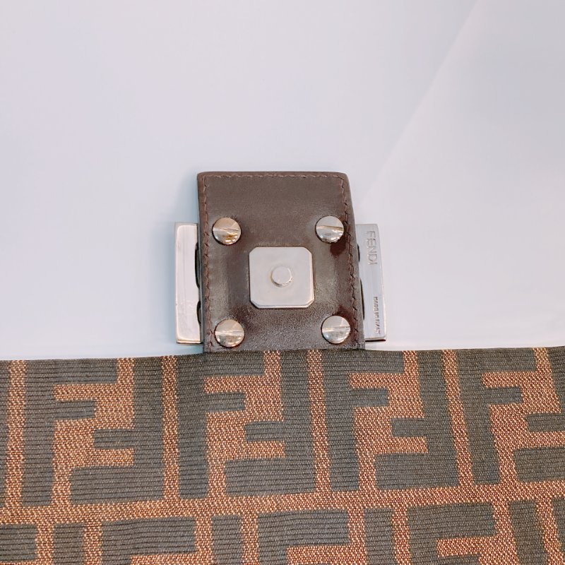 MS0641 Fendi 芬迪單肩包 帆布咖啡色銀扣 Zucca Mamma Baguette 30cm Canvas Brown x PHW-19