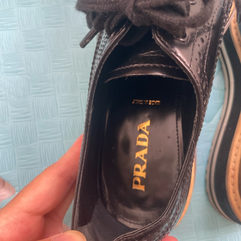 Prada 雕花鬆糕鞋-7