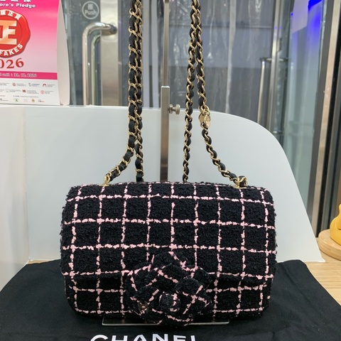 Chanel 23K Classic Flap tweed