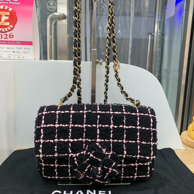 Chanel 23K Classic Flap tweed-0