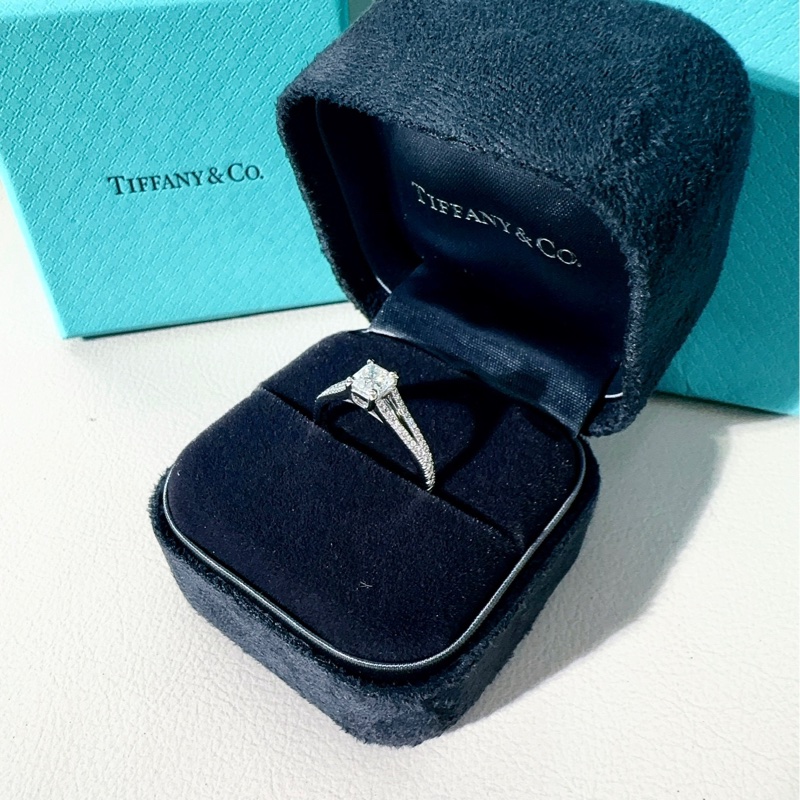 Tiffany蒂芙尼 高端Lucida系列 豪華鑲嵌鑽石戒指，51號-3