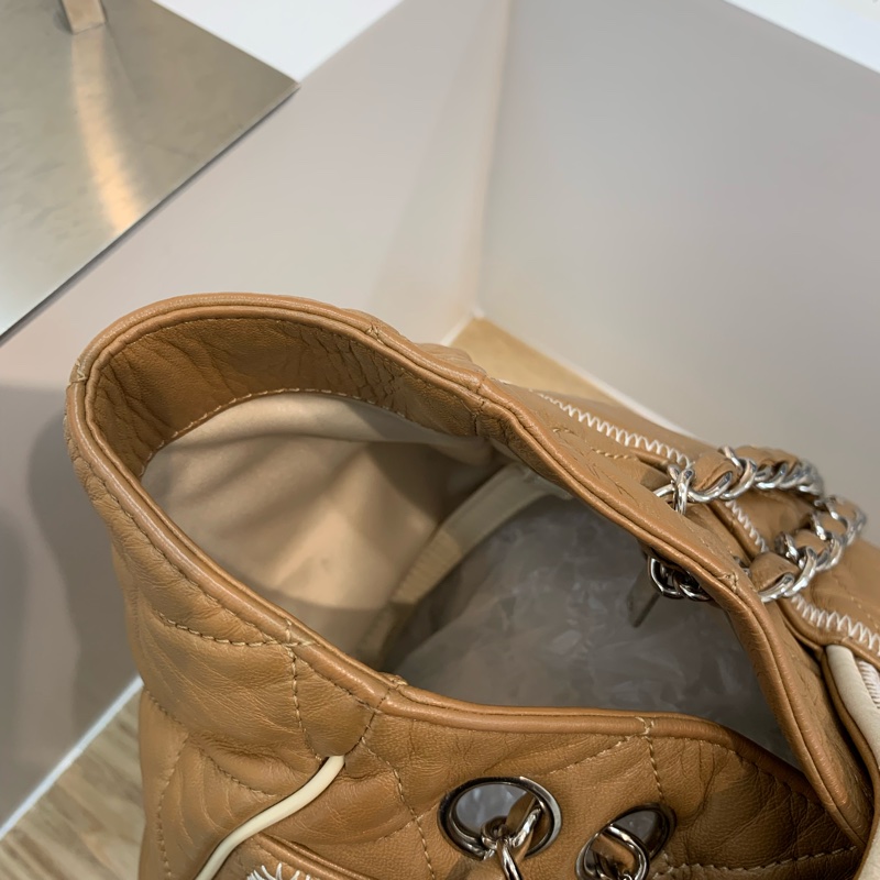 Chanel 2.55 tote-5