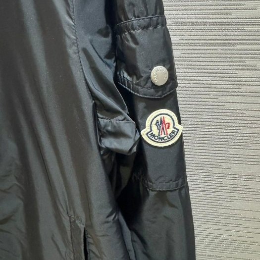 💎Han's house精品服飾💎moncler Etiache 防水 尼龍 風衣 連帽 外套 現貨 XS ~ M 原價33800-2