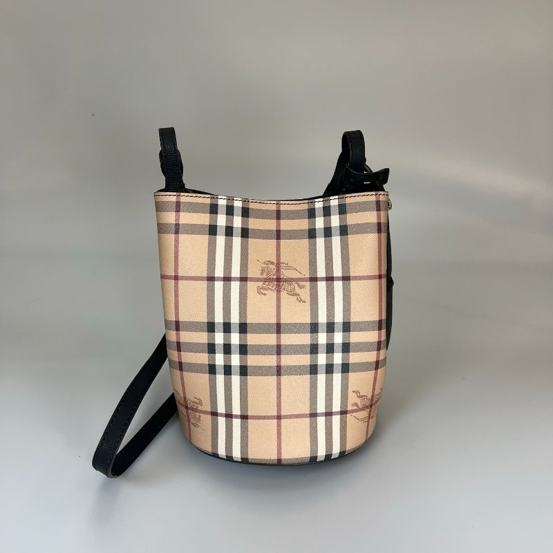 BURBERRY 格紋戰馬水桶-1