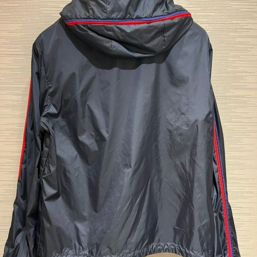 💎Han's house精品服飾💎moncler Hattab 彩條 防水 尼龍 風衣 連帽 外套 現貨4 原價27000-3