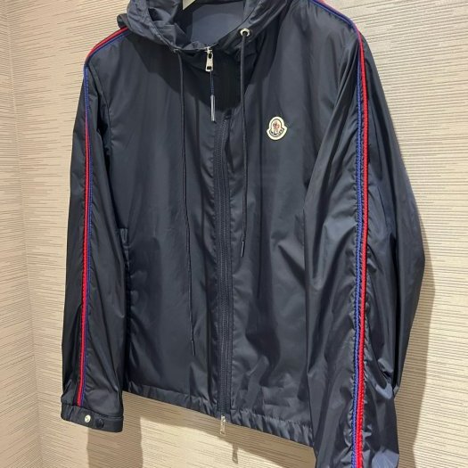 💎Han's house精品服飾💎moncler Hattab 彩條 防水 尼龍 風衣 連帽 外套 現貨4 原價27000-5