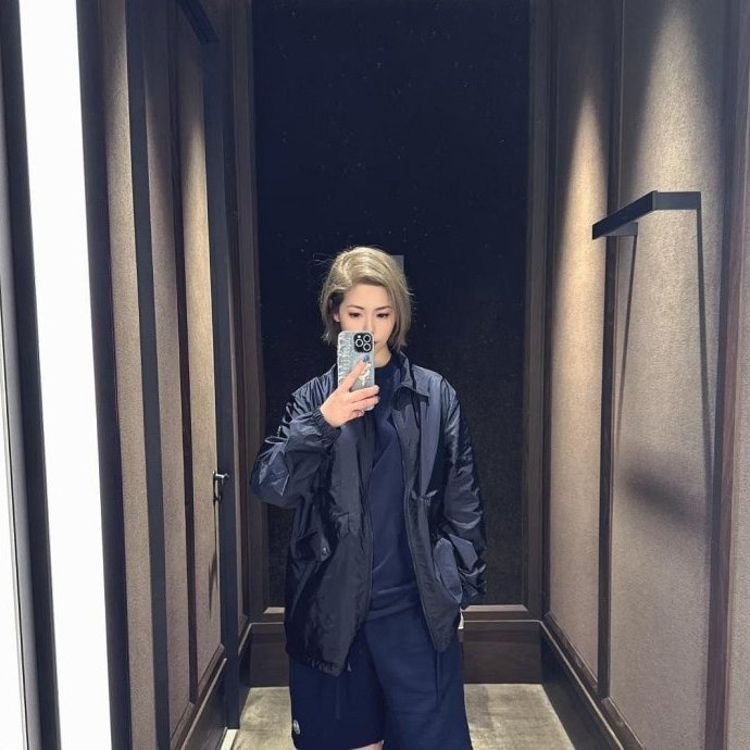 💎Han's house精品服飾💎moncler 聯名 Mercedes-Benz 賓士 尼龍 防水 風衣 現貨 S  原價41500-1
