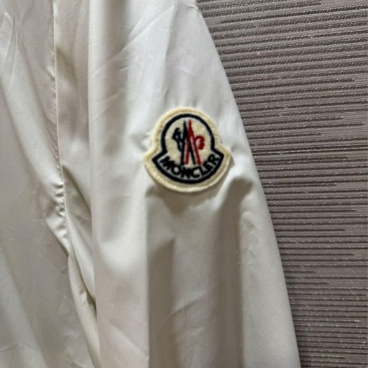 💎Han's house精品服飾💎moncler FARLAK 連帽 可藏 風衣 外套 現貨 4-7
