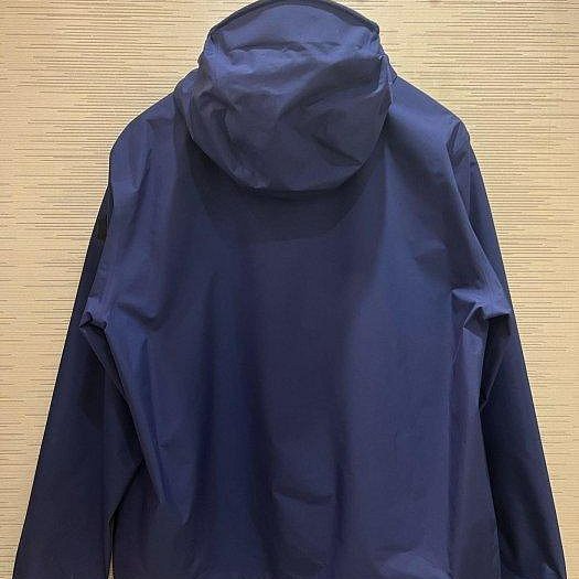 💎Han's house精品服飾💎moncler 滑雪系列 高機能 防水 尼龍 風衣連帽外套 現貨4 原價 37300 可手水洗-1