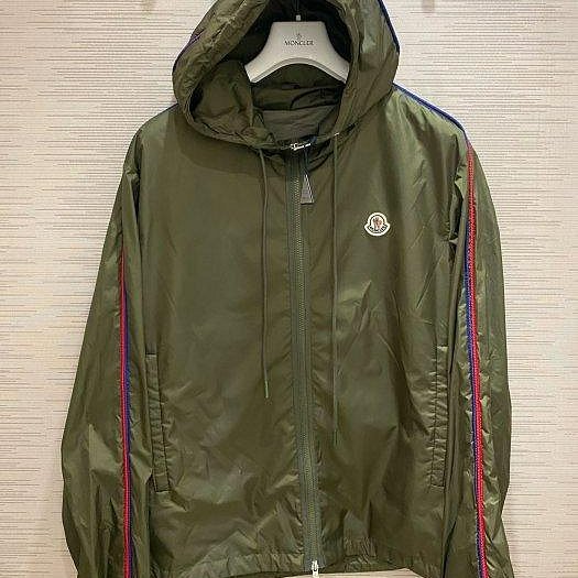 💎Han's house精品服飾💎moncler 彩條 尼龍 風衣 連帽 外套 稀有大尺寸 現貨 4原價27000-0