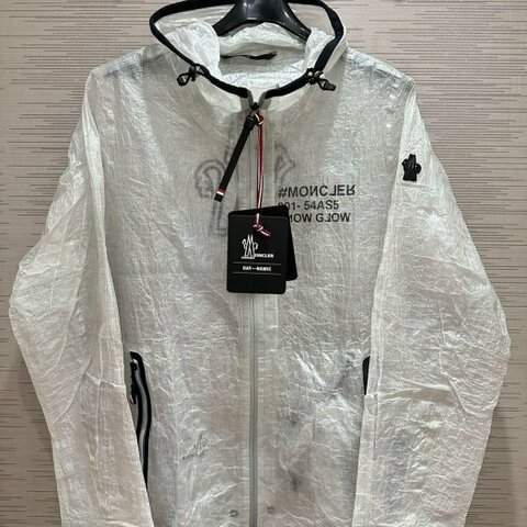 💎Han's house精品服飾💎moncler 滑雪系列 高機能 抗拉力 抗撕裂性 重量極輕 尼龍 風衣 連帽 外套 現貨 4 原價73300 可手水洗