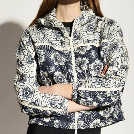 💎Han's house精品服飾💎moncler Keragan 花卉 尼龍 風衣 連帽 外套 現貨2 原價36100
