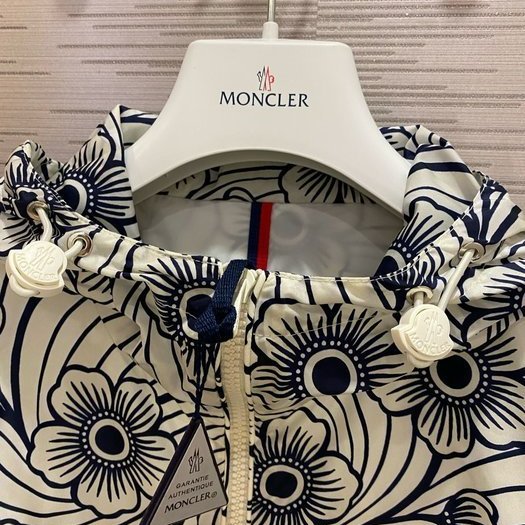 💎Han's house精品服飾💎moncler Keragan 花卉 尼龍 風衣 連帽 外套 現貨2 原價36100-4
