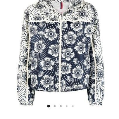 💎Han's house精品服飾💎moncler Keragan 花卉 尼龍 風衣 連帽 外套 現貨2 原價36100-6