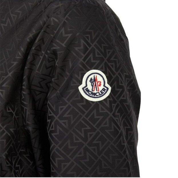 💎Han's house精品服飾💎moncler 滿版 尼龍 防水 風衣 外套 有內裡 現貨 青年款-1