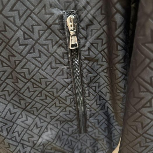 💎Han's house精品服飾💎moncler 滿版 尼龍 防水 風衣 外套 有內裡 現貨 青年款-5