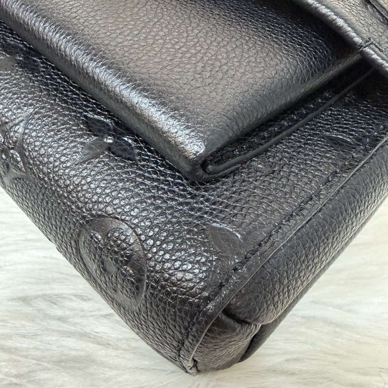 LV M44550 黑皮 壓紋 金釦 Vavin BB 肩背包 斜背包-8