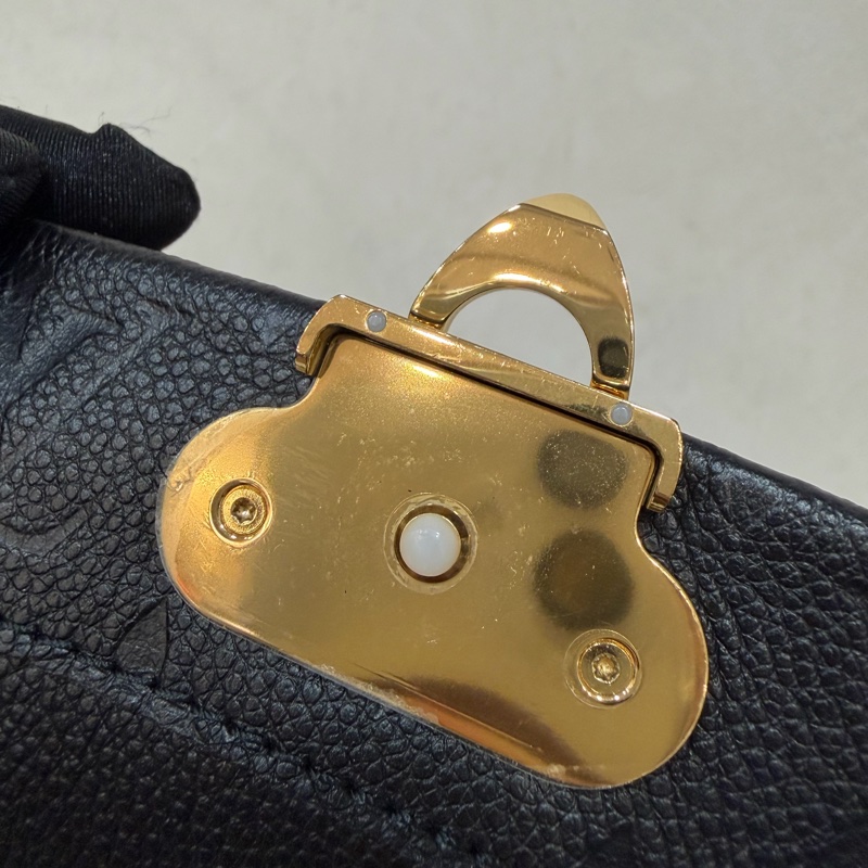 LV M44550 黑皮 壓紋 金釦 Vavin BB 肩背包 斜背包-15