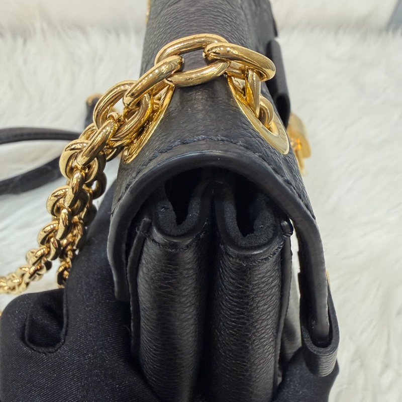 LV M44550 黑皮 壓紋 金釦 Vavin BB 肩背包 斜背包-18