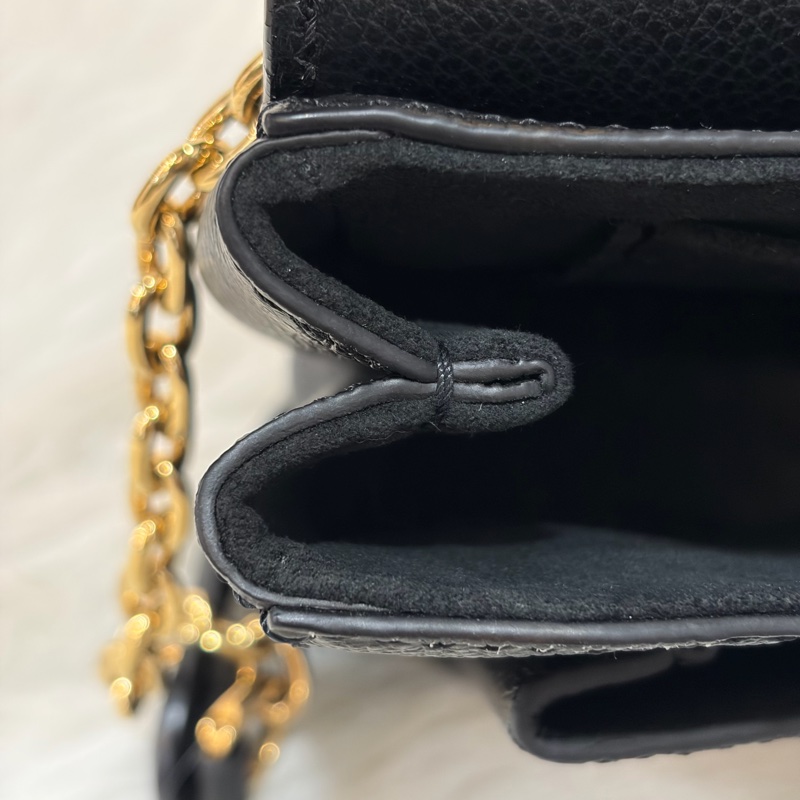 LV M44550 黑皮 壓紋 金釦 Vavin BB 肩背包 斜背包-30