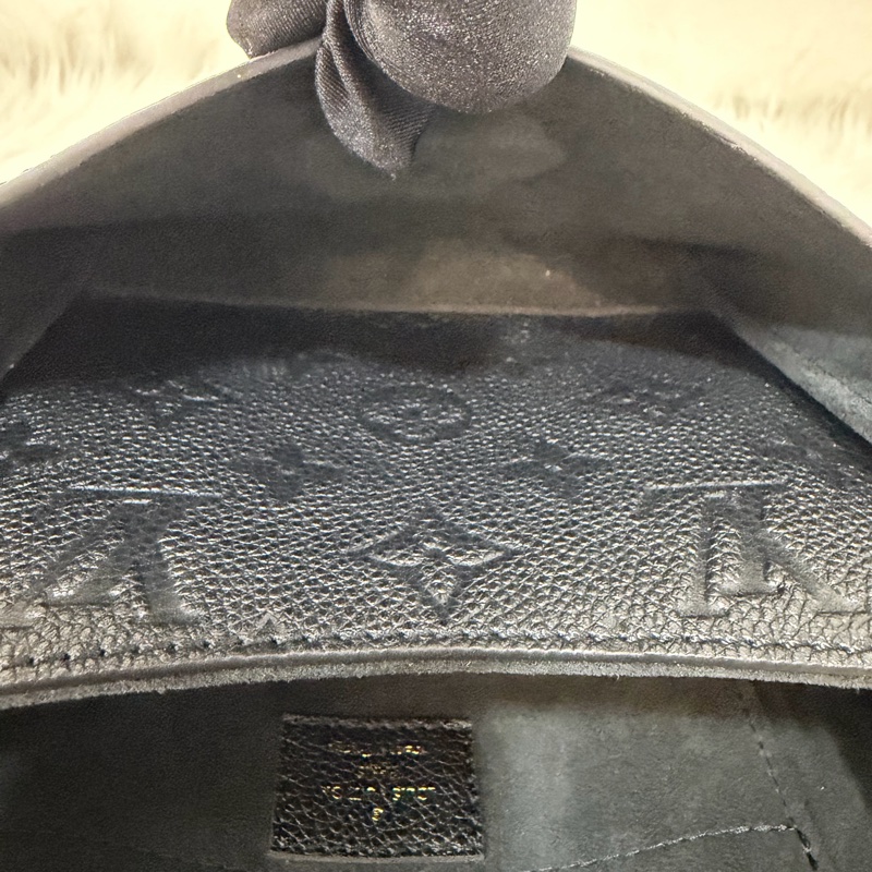 LV M44550 黑皮 壓紋 金釦 Vavin BB 肩背包 斜背包-36