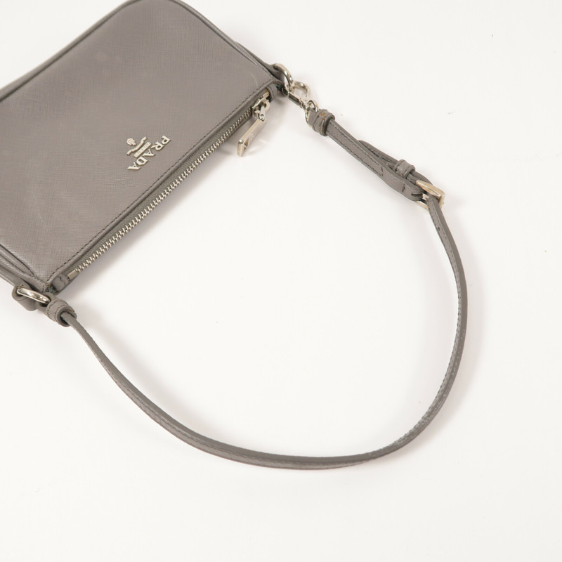 PRADA 牛皮皮革Pouch肩背袋-10