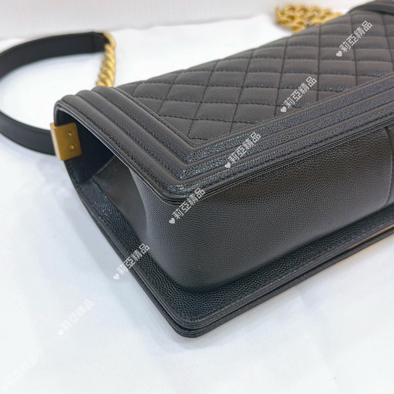 莉亞精品♡Chanel Boy20黑金荔枝牛 二手美包-12
