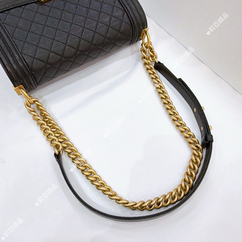 莉亞精品♡Chanel Boy20黑金荔枝牛 二手美包-14