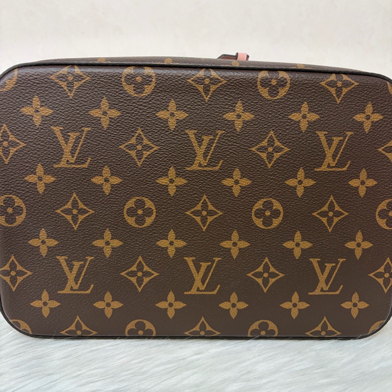LV M44022 Neo noe 原花 老花 字紋 粉 紅 肩背包 水桶包 香檳包 束口包-4