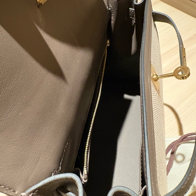 【98新珍稀天菜】Hermès Kelly 25 外縫 經典米白帆布拼接深棕皮-11