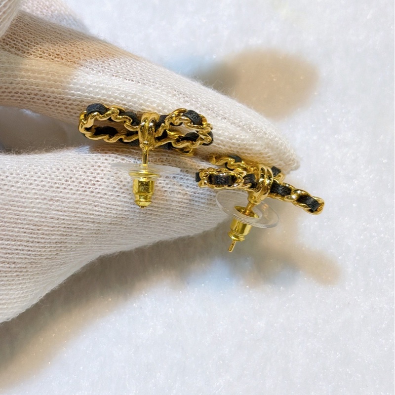 香奈兒皮穿鍊蝴蝶結雙c耳環-7