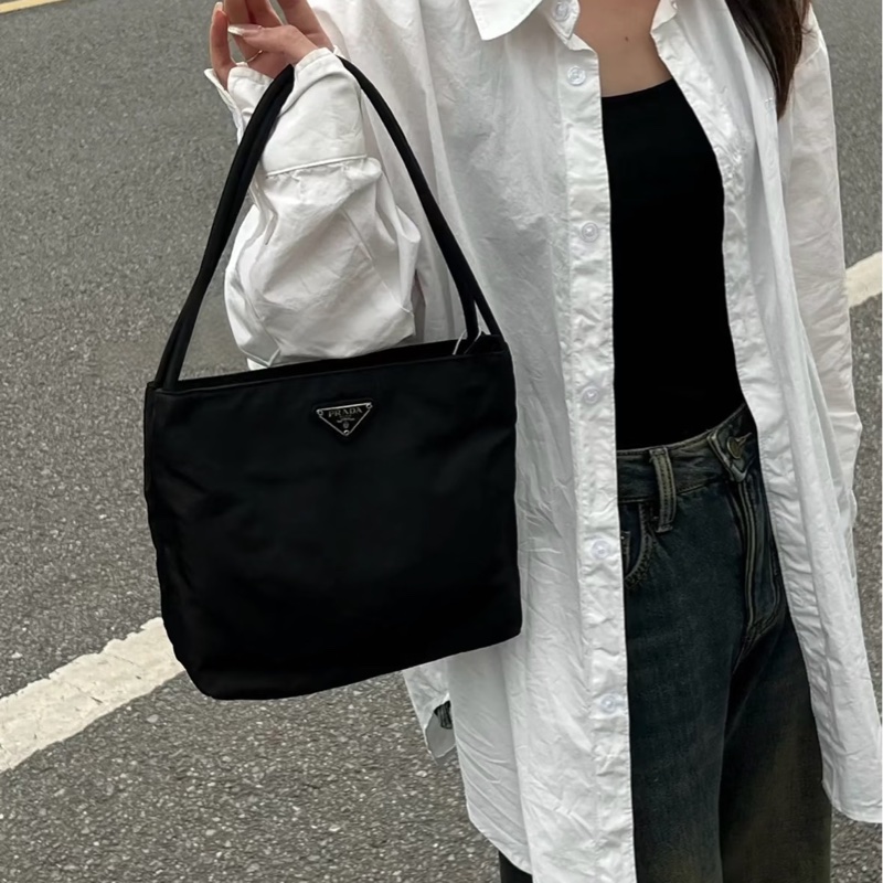Prada Vintage 黑色中古包 降落傘托特包-0