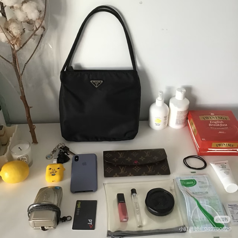 Prada Vintage 黑色中古包 降落傘托特包-3