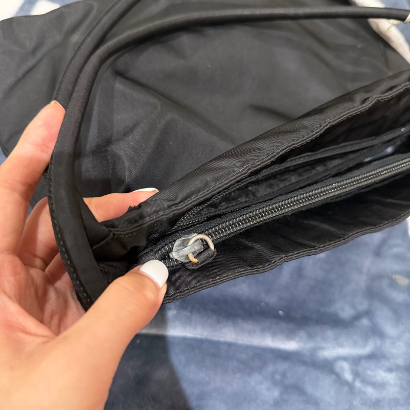 Prada Vintage 黑色中古包 降落傘托特包-16