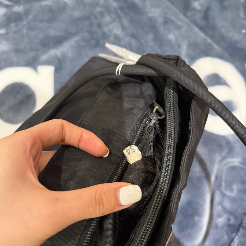 Prada Vintage 黑色中古包 降落傘托特包-17