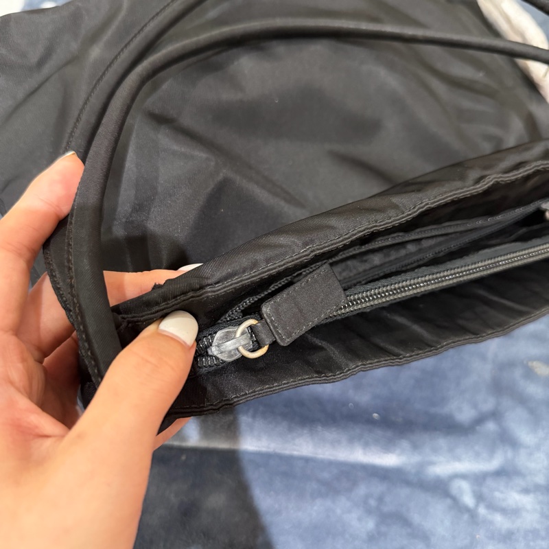 Prada Vintage 黑色中古包 降落傘托特包-24